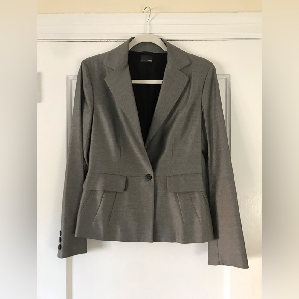 Fendi tailored single button blazer in grey. IT 42, fits US 6 or 8
